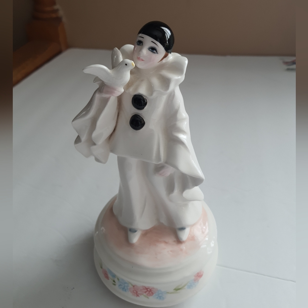 Schmid Pierrot Love music box